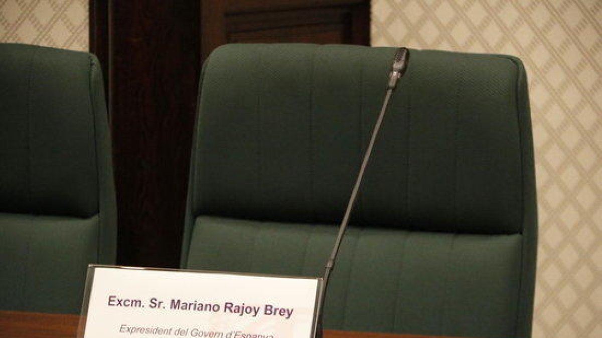 Cadira buida a la comissió d'investigació del 155 al Parlament, on havia de comparèixer Mariano Rajoy.
