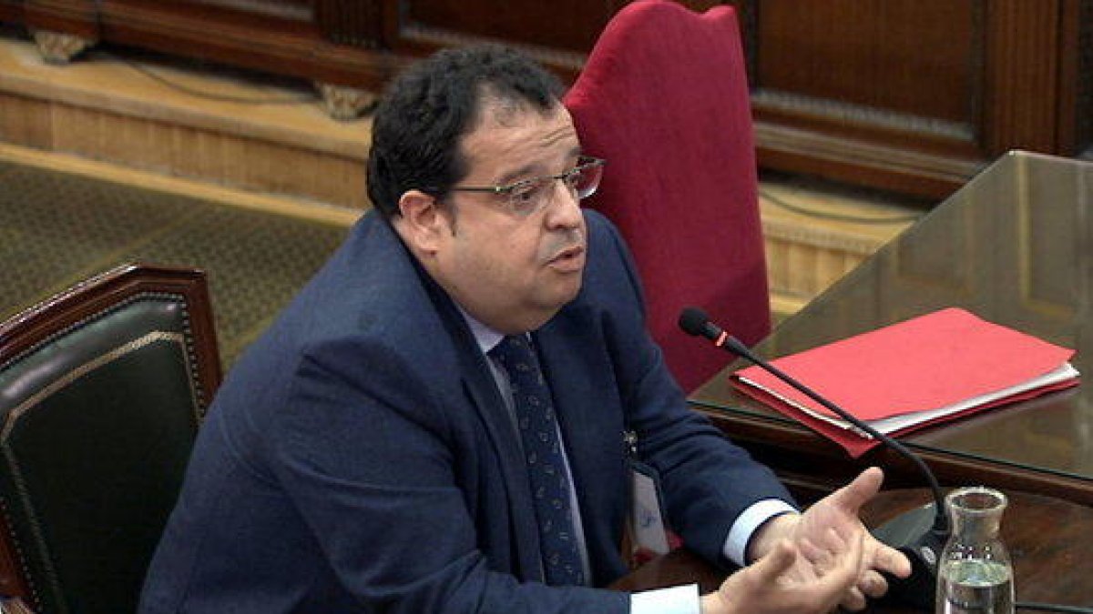 El excoordinador del Pacte Nacional pel Referèndum, Joan Ignasi Elena, declarando en el Tribunal Supremo.