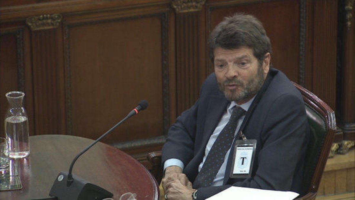 El exdirector de los Mossos, Albert Batlle, en un momento de su declaración en el Tribunal Supremo.