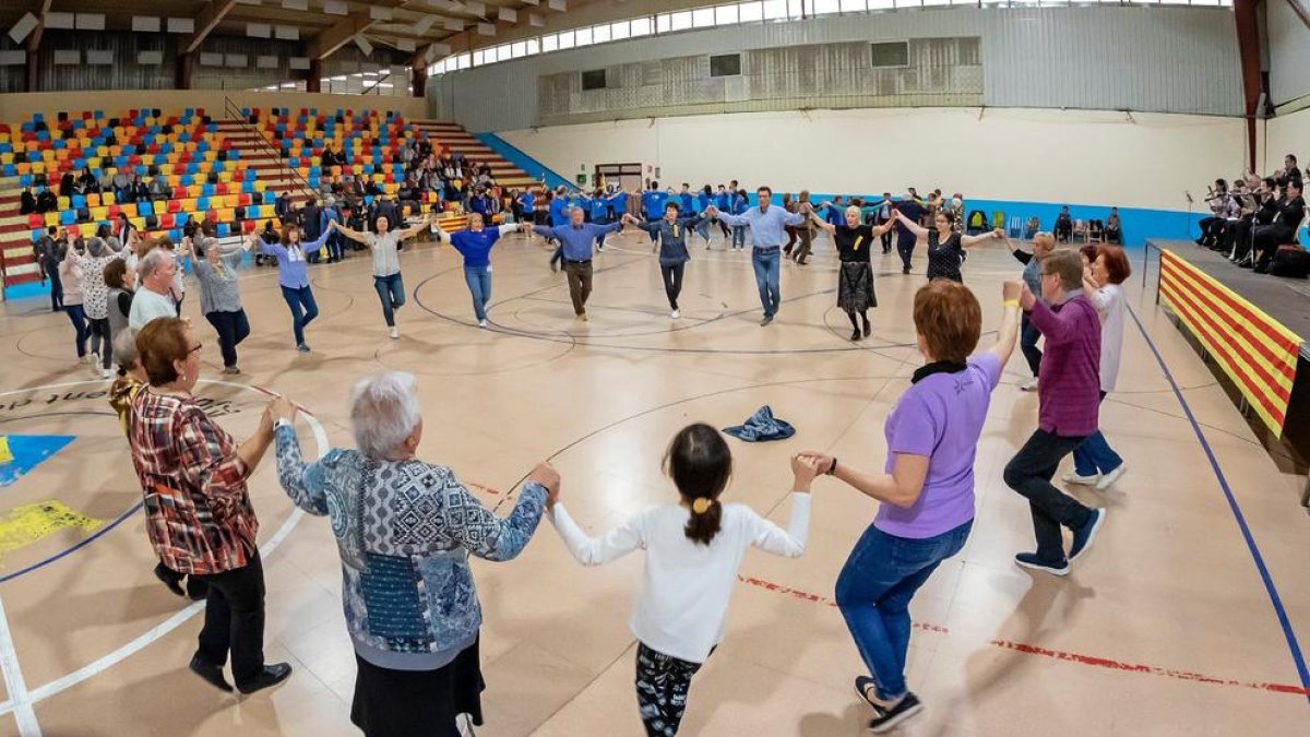 Roda de Berà celebra el 30º Aplec de Sardanes de Dilluns de Pasqua