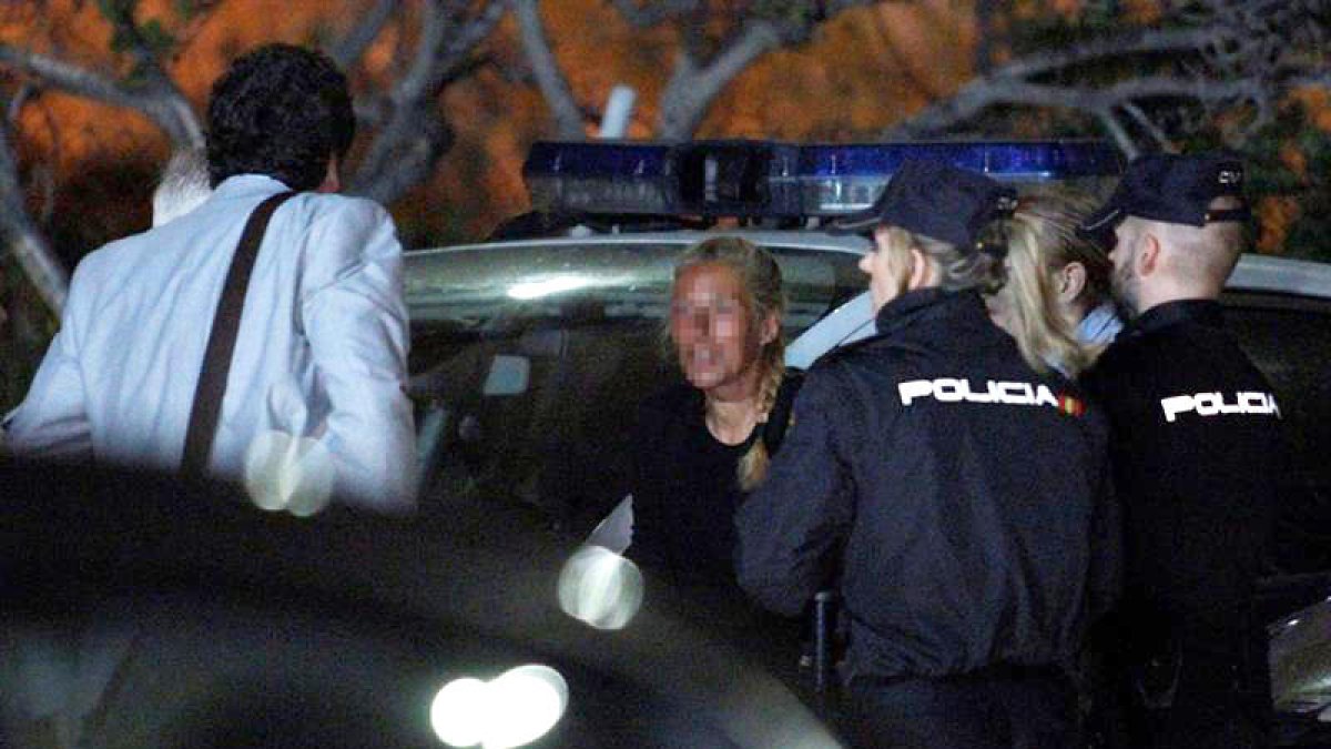 Quart creixent en la tornada de la 'vídua negra' d'Alacant a l'escenari del crim