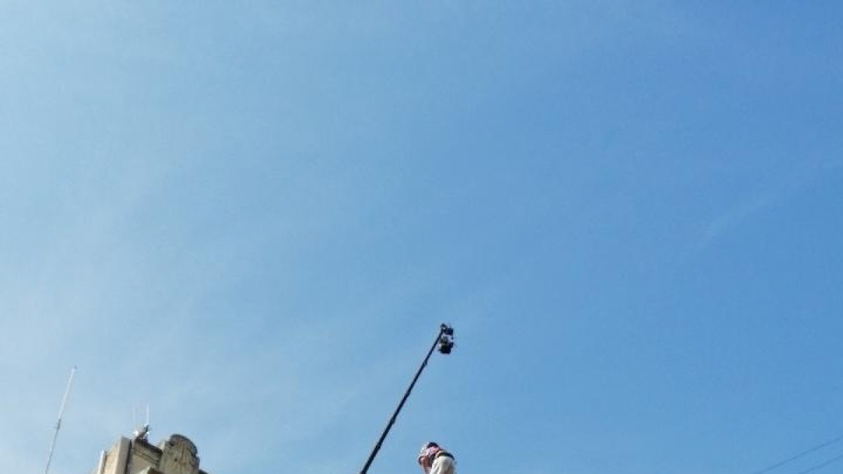 L'estrena del pilar de 8 amb folre i manilles de la Colla Jove