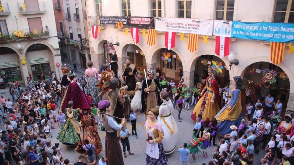 Els Neolítics de l'Espluga, per primer cop a la Mostra de Gegants de Valls