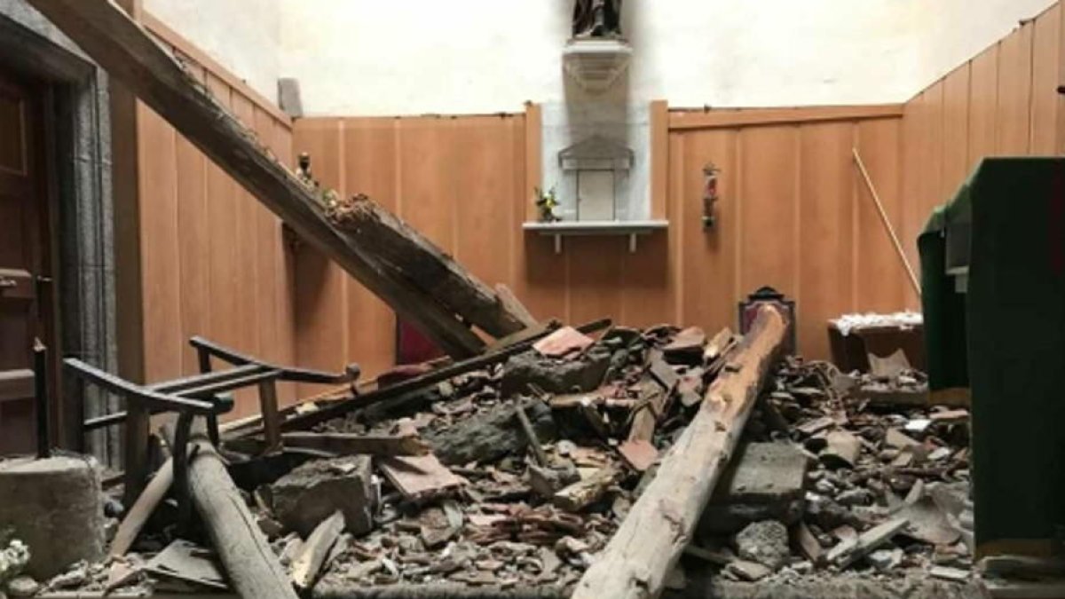 La iglesia de Savallà del Comtat acaba destrozada