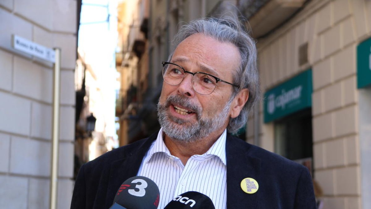 Benach llama|grita a «combatir la represión» con solidaridad para pagar la fianza de los procesados por el 1-O