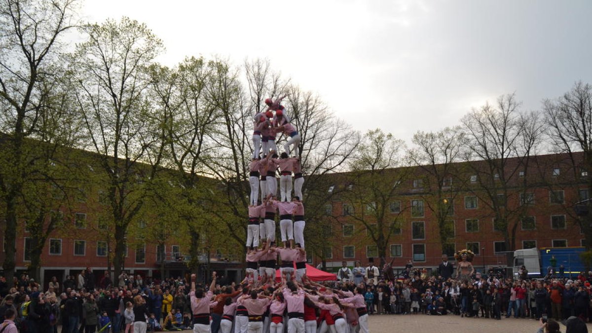 Los Niños de Tarragona realizan sus primeros castillos en Copenhague