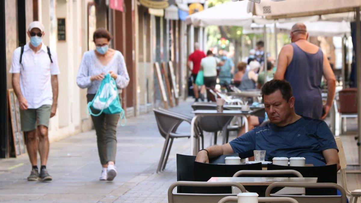 El Gobierno limita la ocupación de terrazas al 50% en Barcelona y municipios de la Noguera y el Segrià