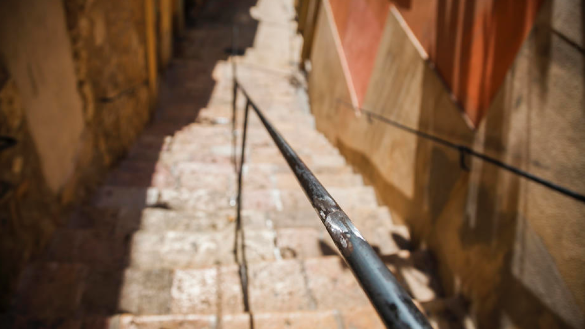 Quieren retirar la barandilla de las Escaleras d'En Arboç de Tarragona