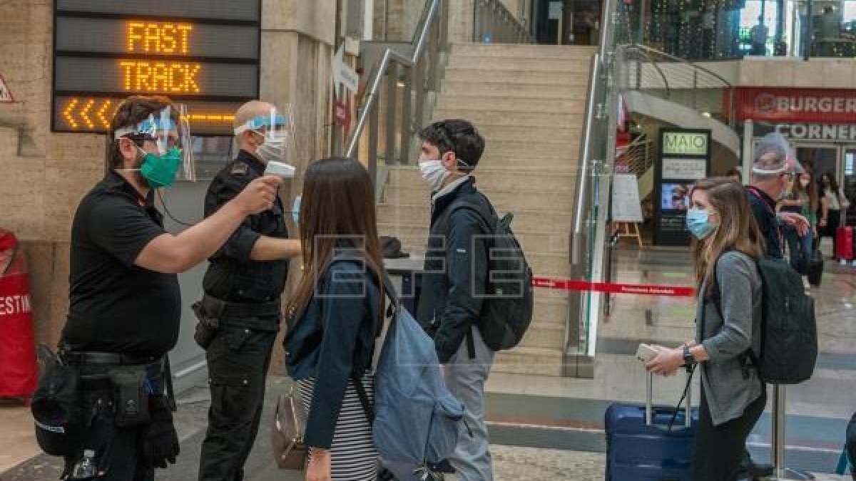 Itàlia manté la quarantena pels viatgers que arribin de fora la UE, malgrat l'acord europeu