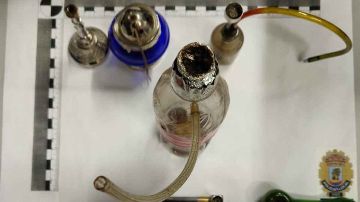 Sorprès quan preparava dosi de droga en un furgó a Vigo