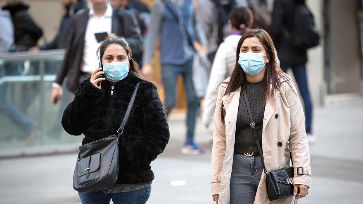 Dues persones que van estar en contacte amb un alemany contagiat pel coronavirus són els dos nous casos a Catalunya