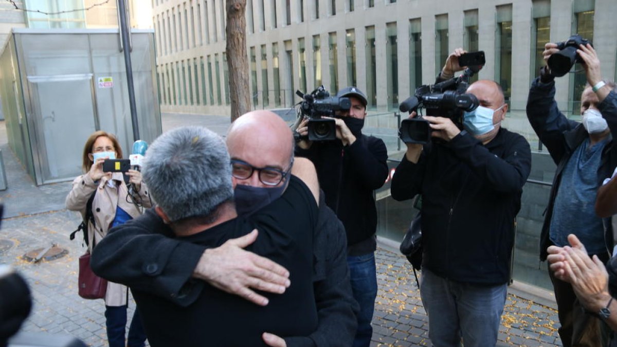 Libertad con cargos para los 9 detenidos en la operación 'Volhov' después de que todos se hayan negado a declarar