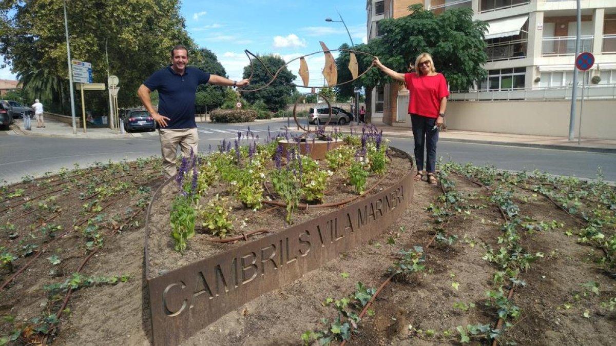 L'Ajuntament de Cambrils millora la rotonda del carrer del Molí d'Avall que dona accés al barri del port