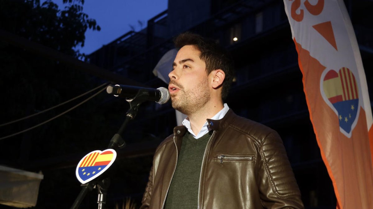Cs resta «expectant» per conèixer els resultats i aspira a ser «la veu dels constitucionalistes» al Congrés