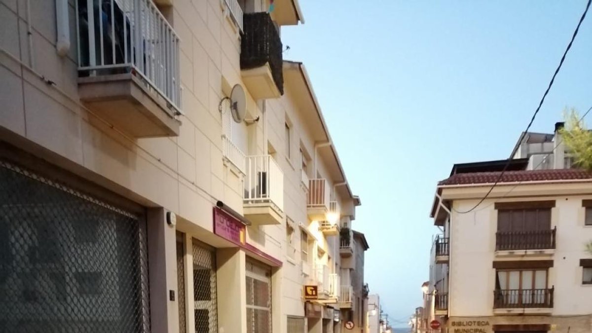 Roda de Berà intensifica la desinfección de las zonas más usadas y municipales