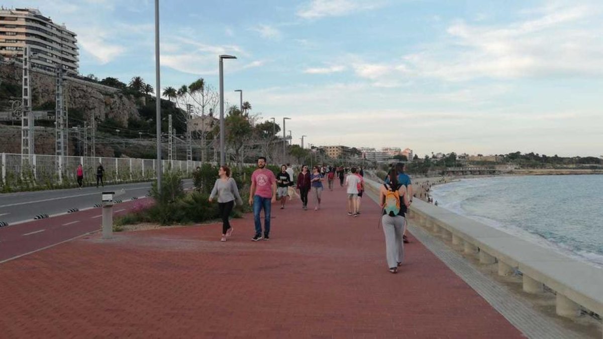 El Ayuntamiento de Tarragona prohibirá el paso a vehículos en el Passeig Marítim Rafael Casanova