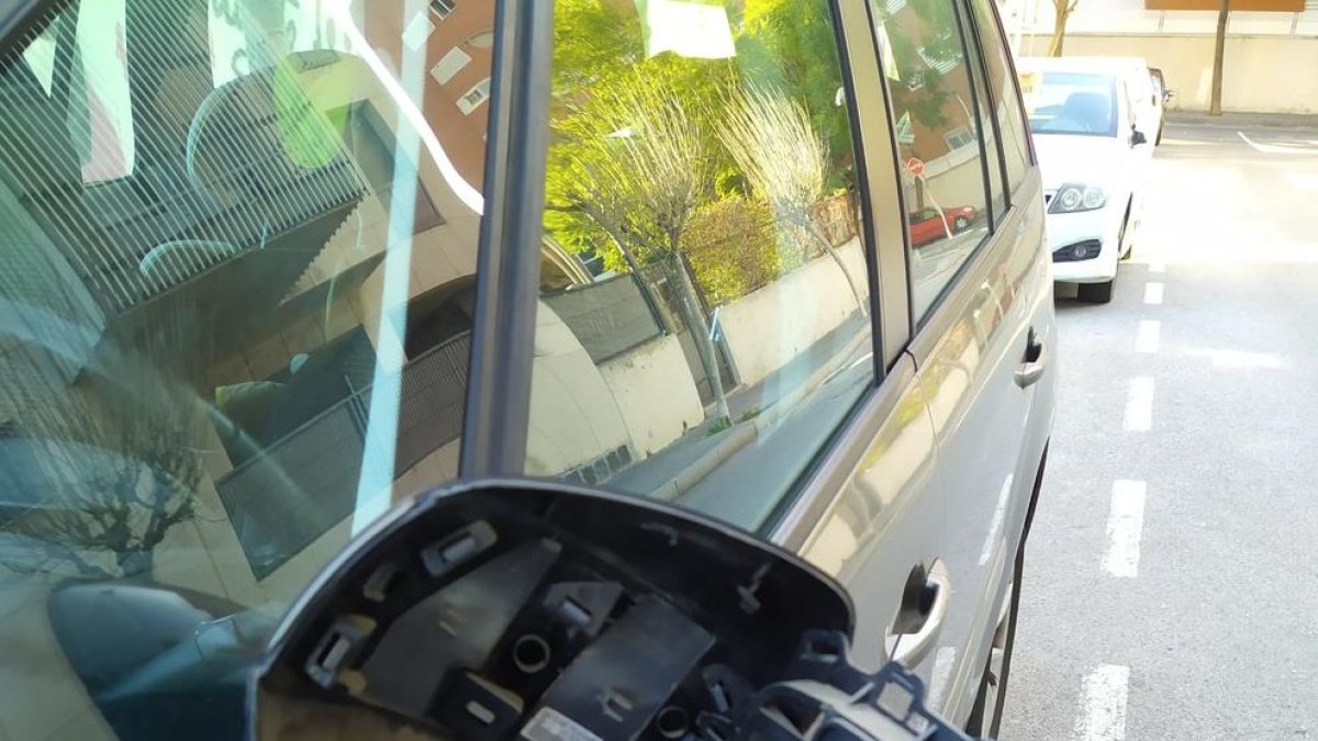 Denuncien que trenquen retrovisors a Parc Francolí cada cap de setmana