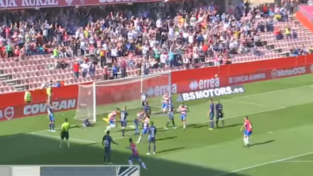 Un momento del Granada-Nàstic