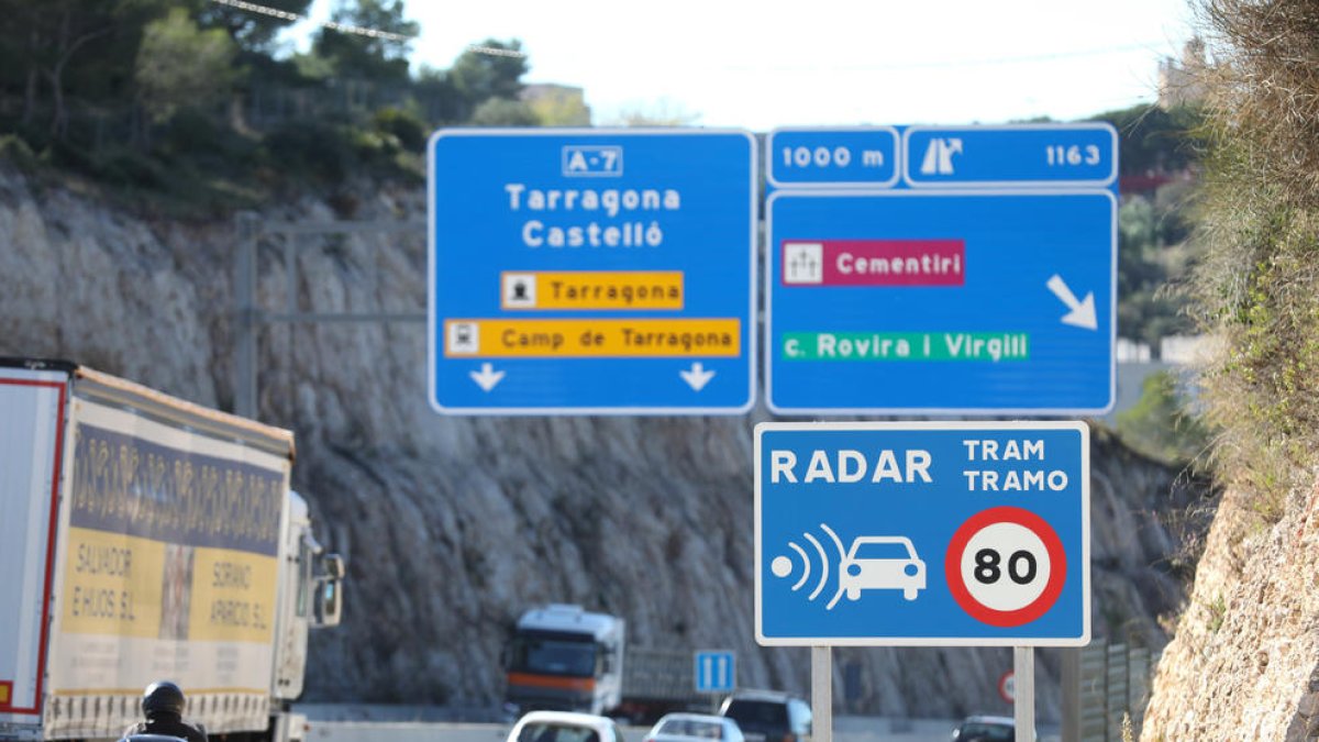 El radar de tramo del A-7 en Tarragona suma 8.076 infracciones este 2020