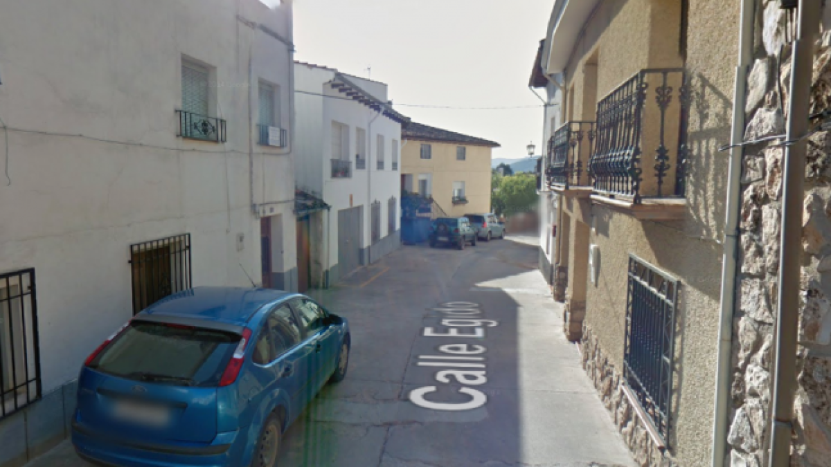 Troben el cadàver d'una dona de 62 anys al mig del carrer