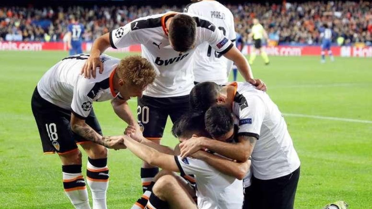 Tres aficionados del Valencia CF aseguran tener síntomas relacionados con el coronavirus