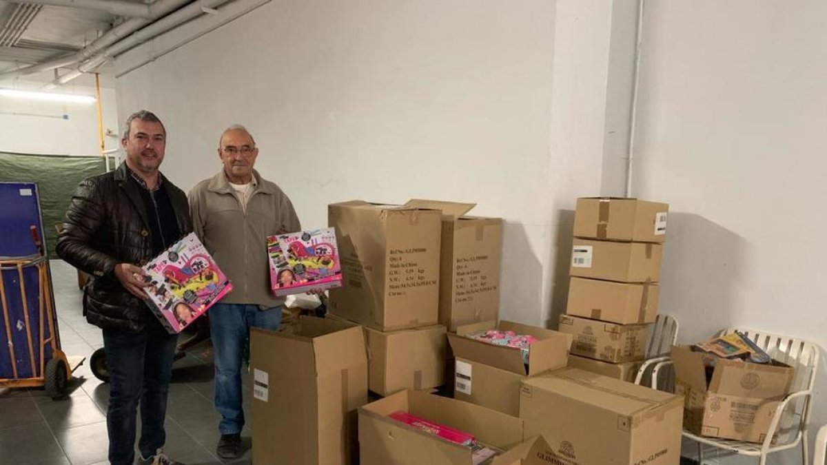El Club Lyons de Reus reparte juguetes para|por los niños y niñas del Centro Pastoral de Acogida al Preso y al Necesitado