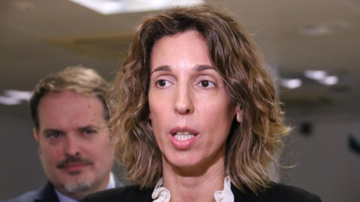 Pla curt de la consellera d'Empresa i Coneixement, Àngels Chacón.