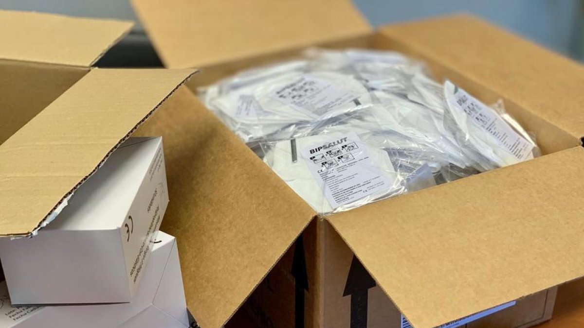 L'Ajuntament de Constantí inicia el repartiment de mascaretes per a tota la població