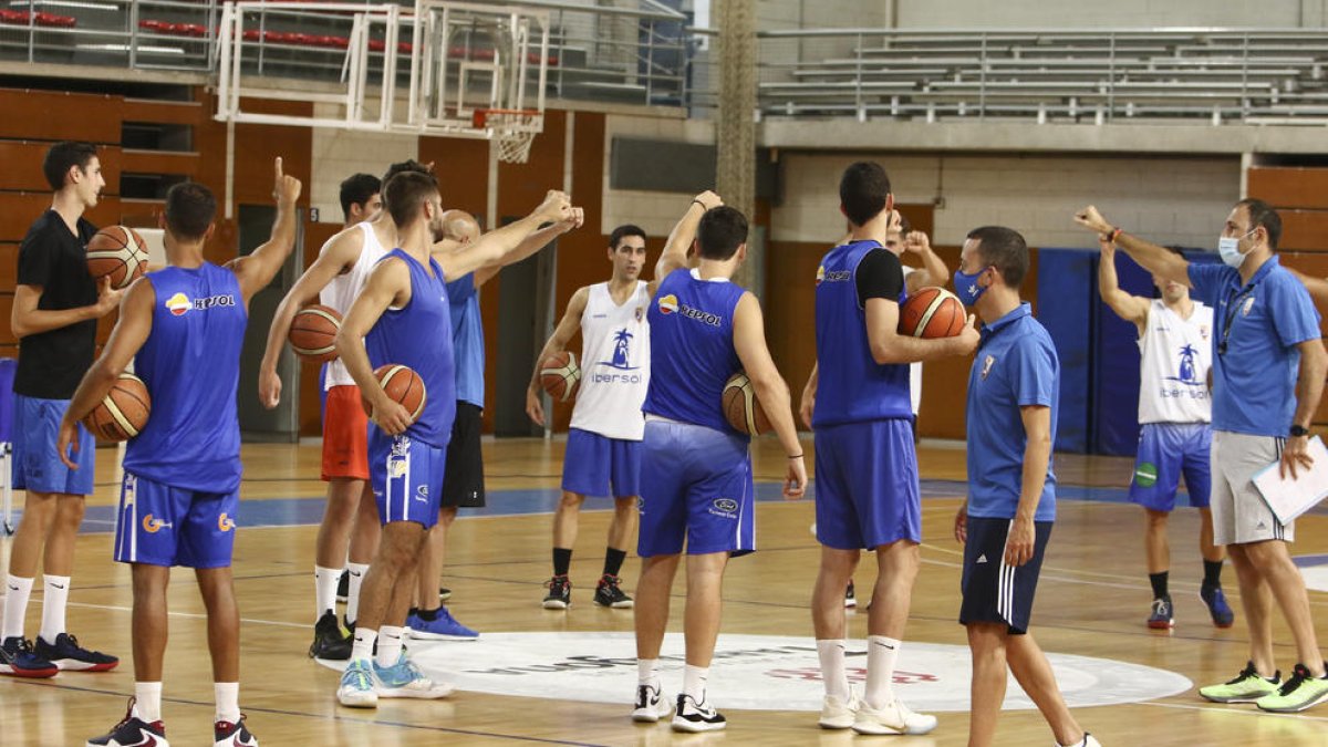 El primer equip del CBT arrenca la pretemporada esperant la decisió final de Ferran Torres