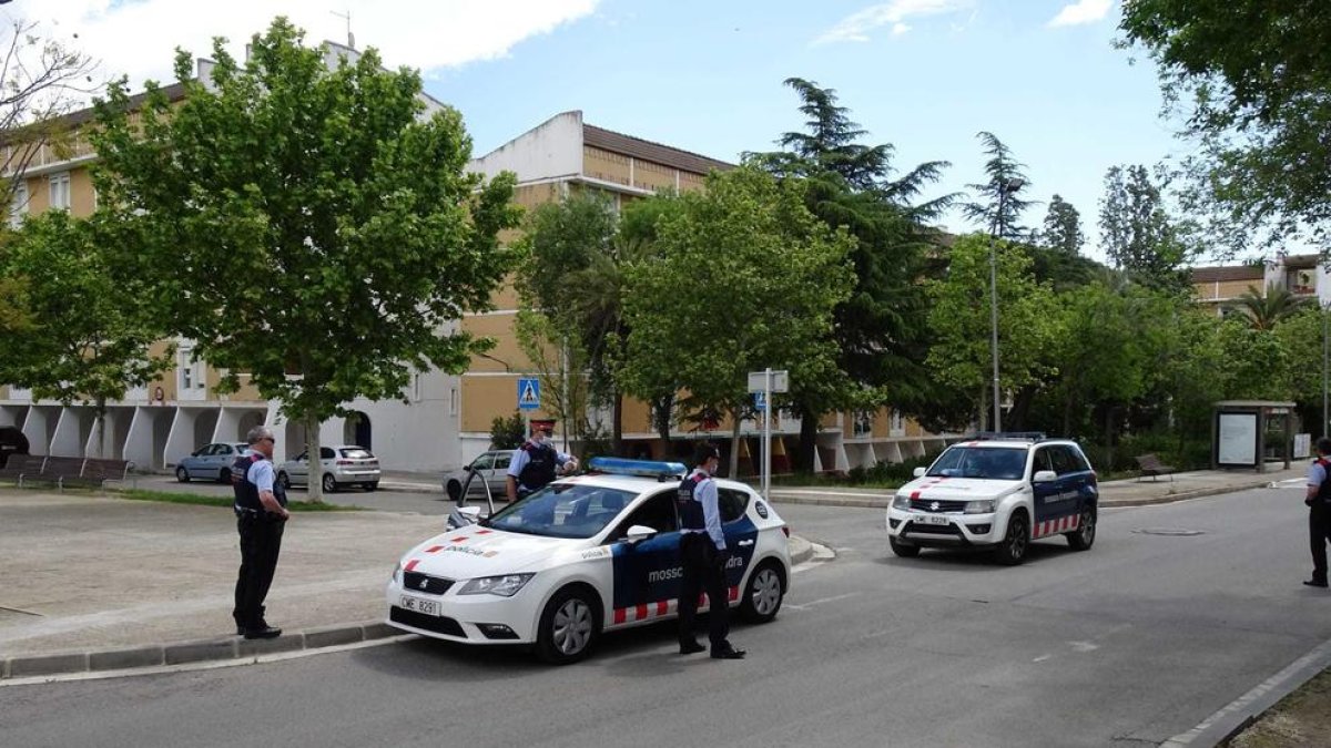 Denuncien cinc homes a Constantí per trencar el confinament i beure alcohol a la via pública