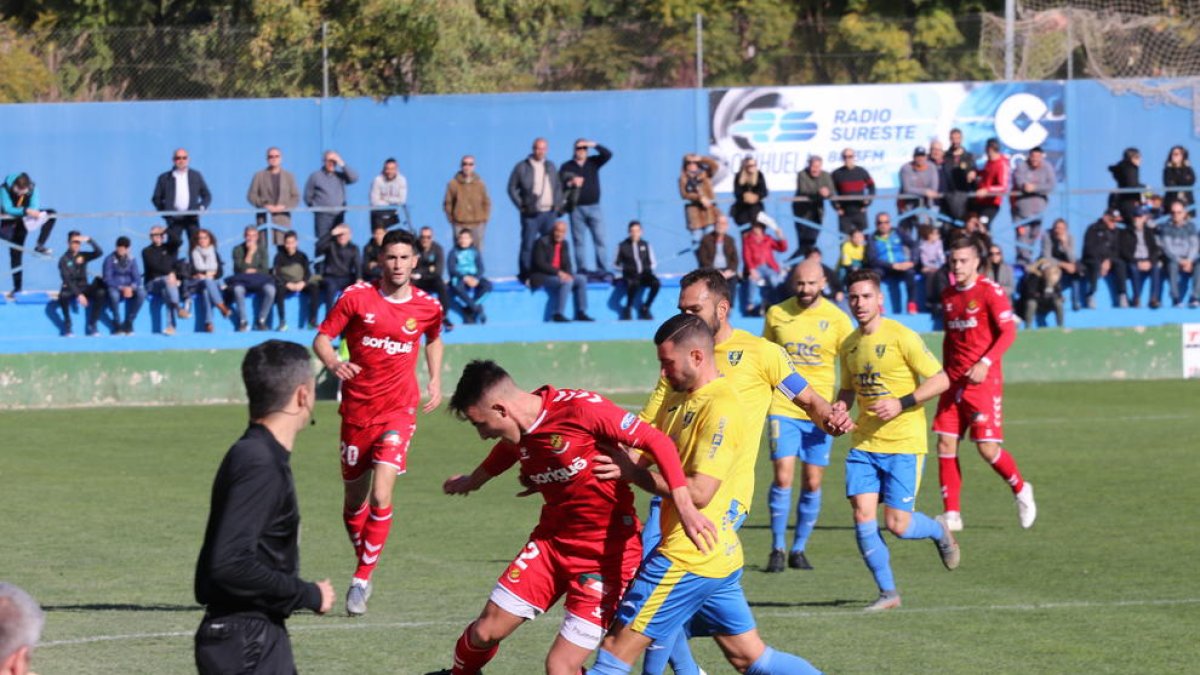 Any nou però el ridícul de sempre (2-2)