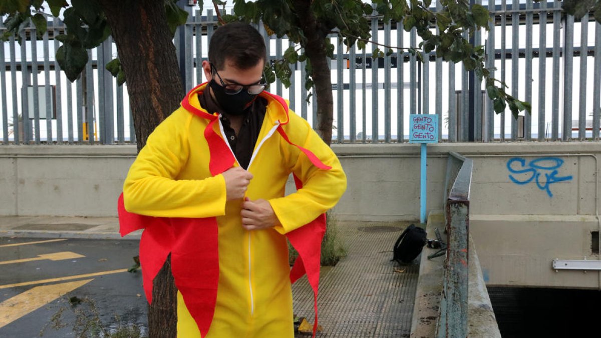 Renfe impide al cómico cunitenc Guillem Estadella hacer su actuación reivindicativa en un tren