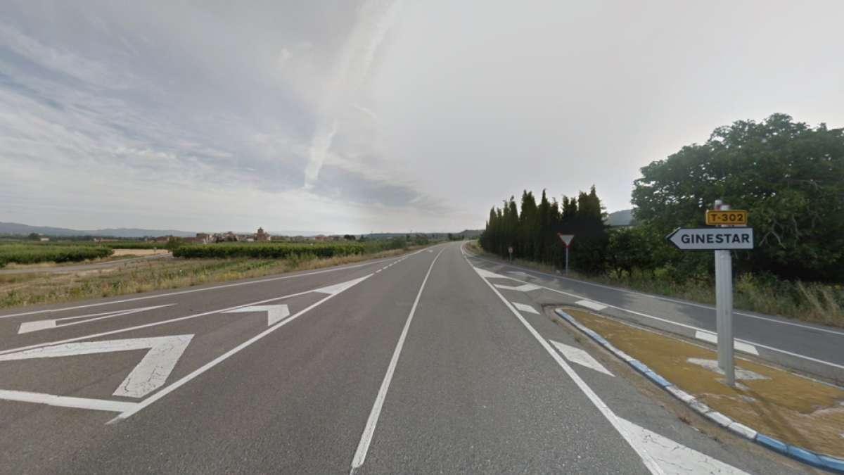 Milloraran les dues interseccions de la C-12 que donen accés al nucli de Ginestar