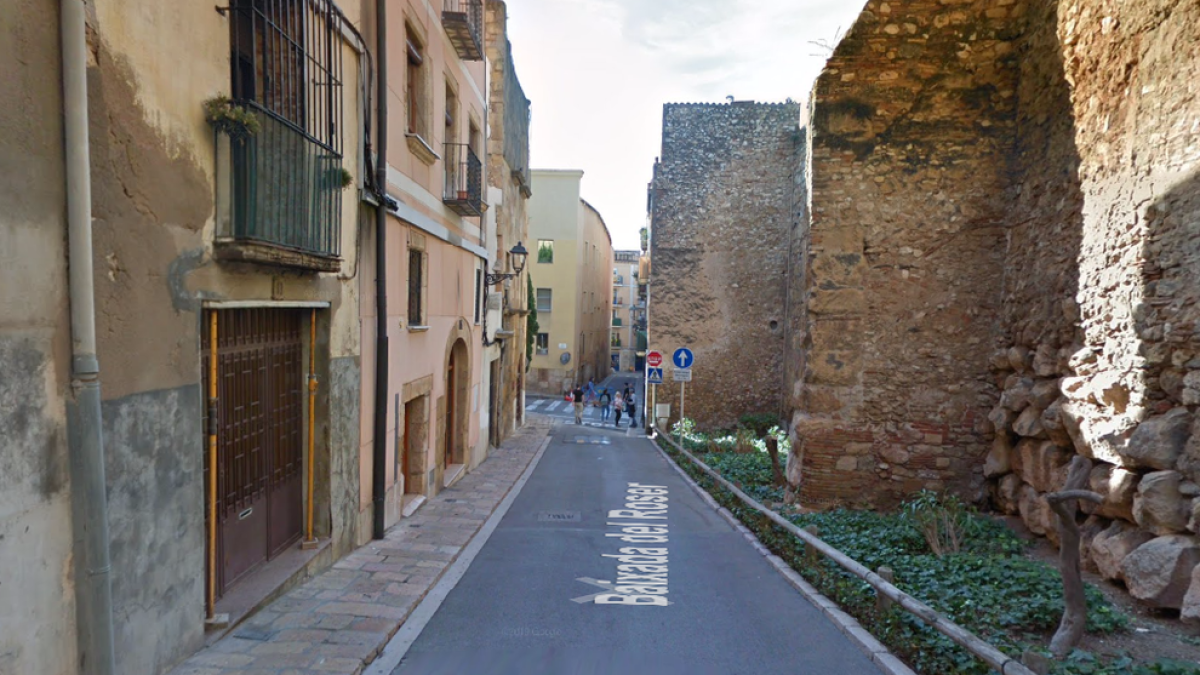 Vecinos de la Parte Alta piden, de nuevo, pasos elevados y un pilón|pila hidráulico