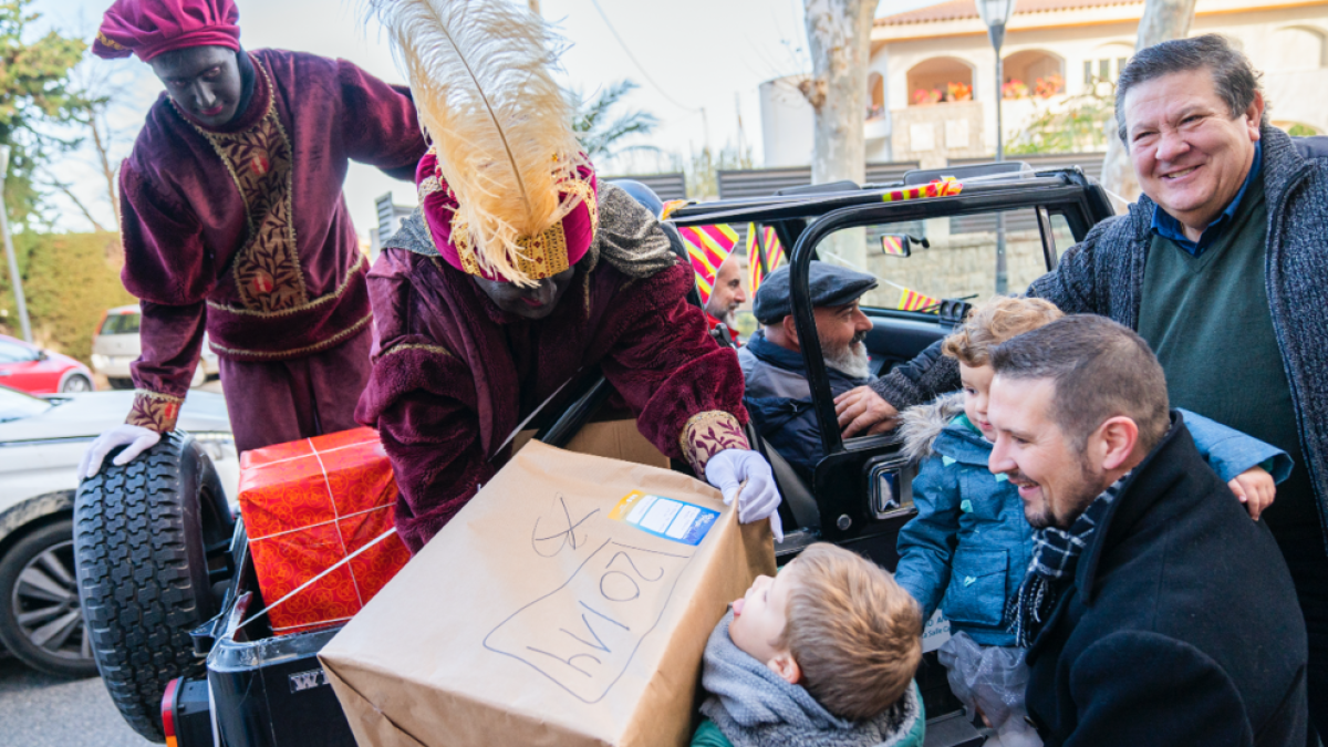Reyes Oriente, Cambrils, reparto regalos