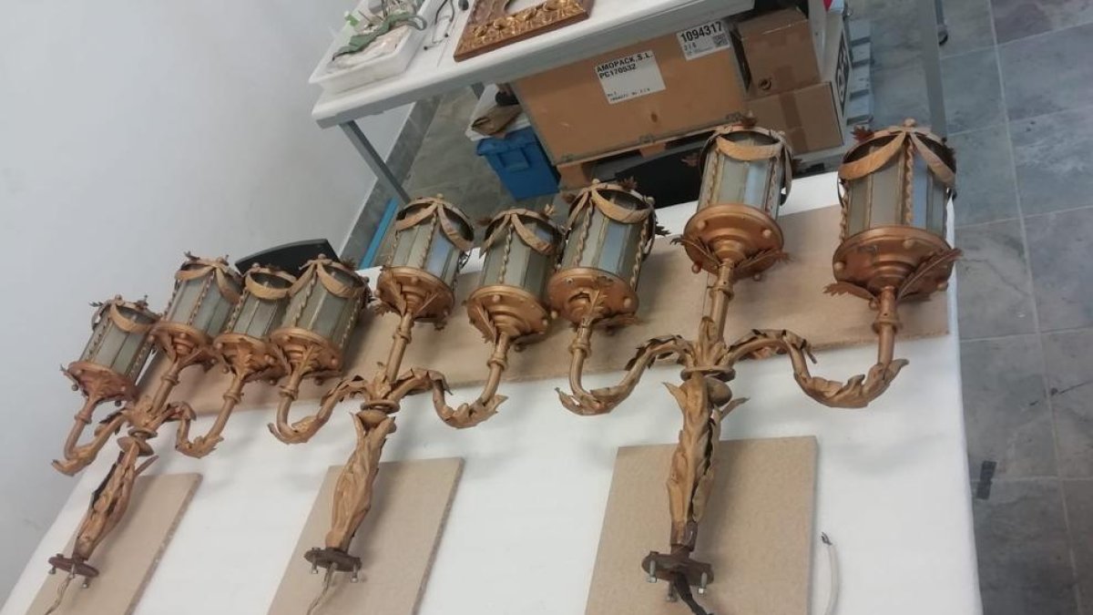 El misteri de la Primera Caiguda de Jesús restaura els quatre fanals