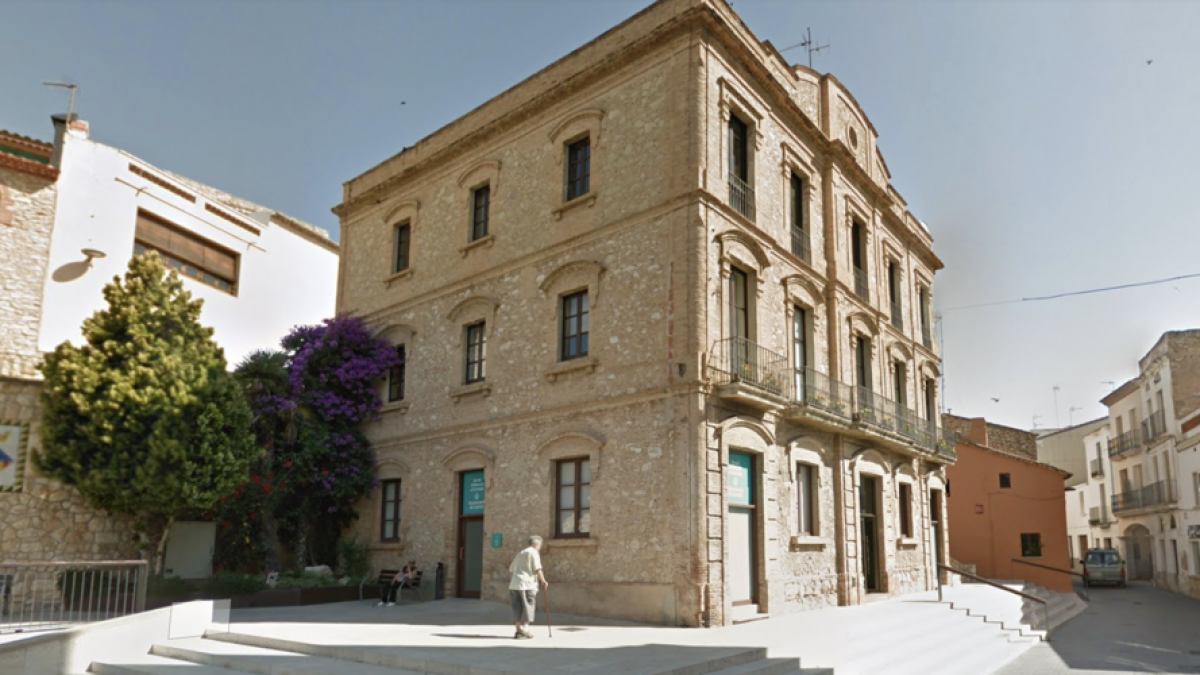 El Ayuntamiento de Calafell estudia denunciar a un concejal de Cs que mandó «a la mierda» a los musulmanes