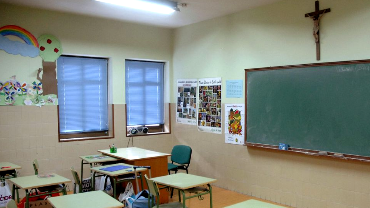 Aula buida, col·legi, escola, religió
