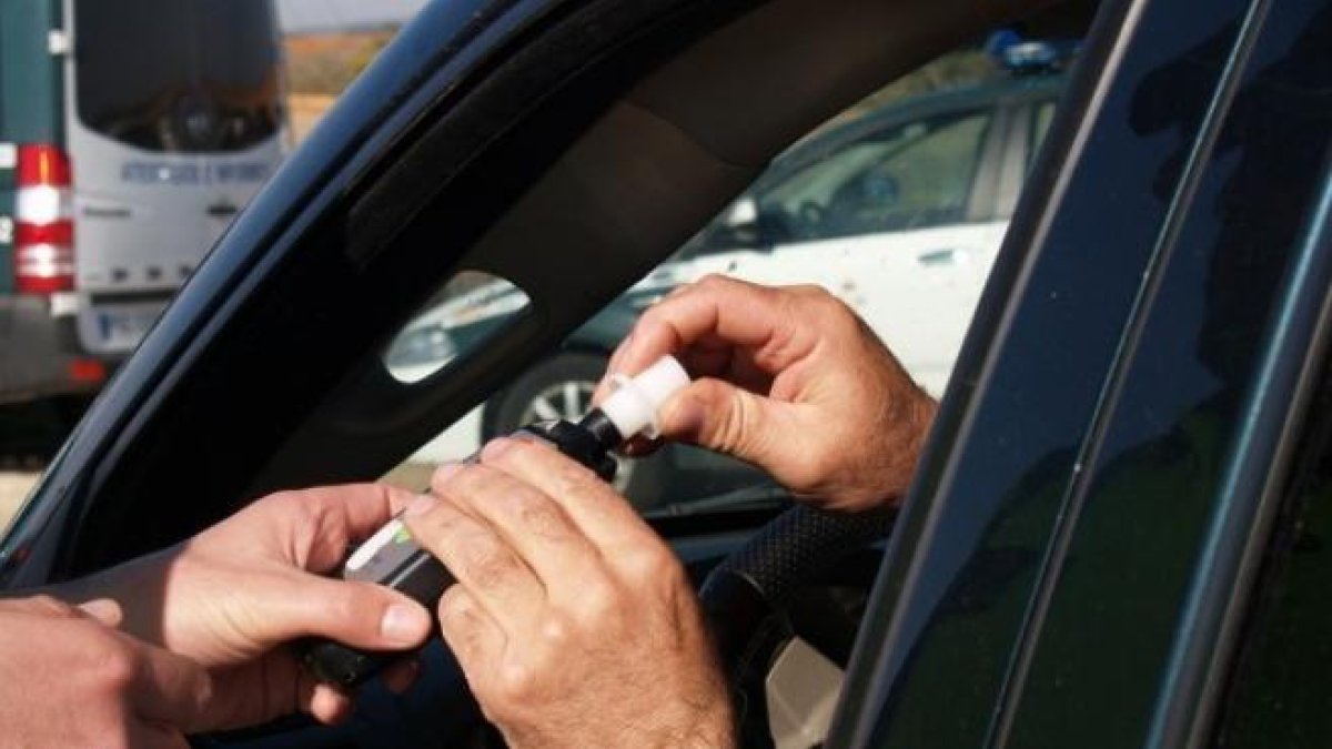 Denunciado por cuadruplicar la tasa de alcoholemia e incumplir el confinamiento