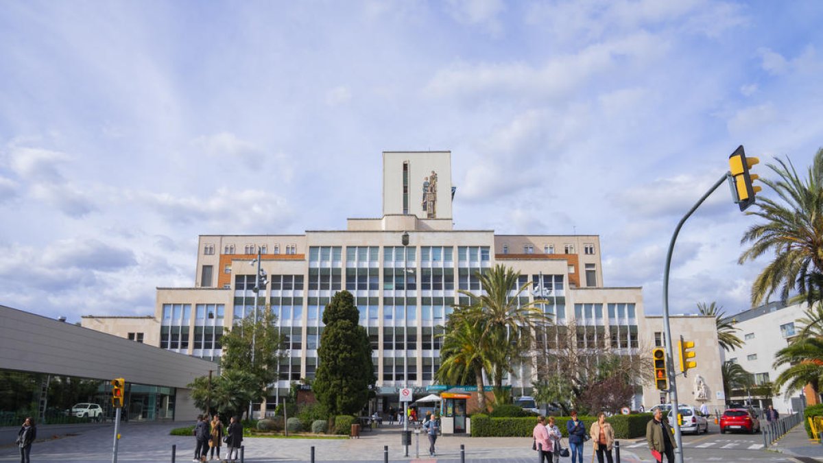 La pandèmia accelera la reforma de l'UCI de l'Hospital Joan XXIII
