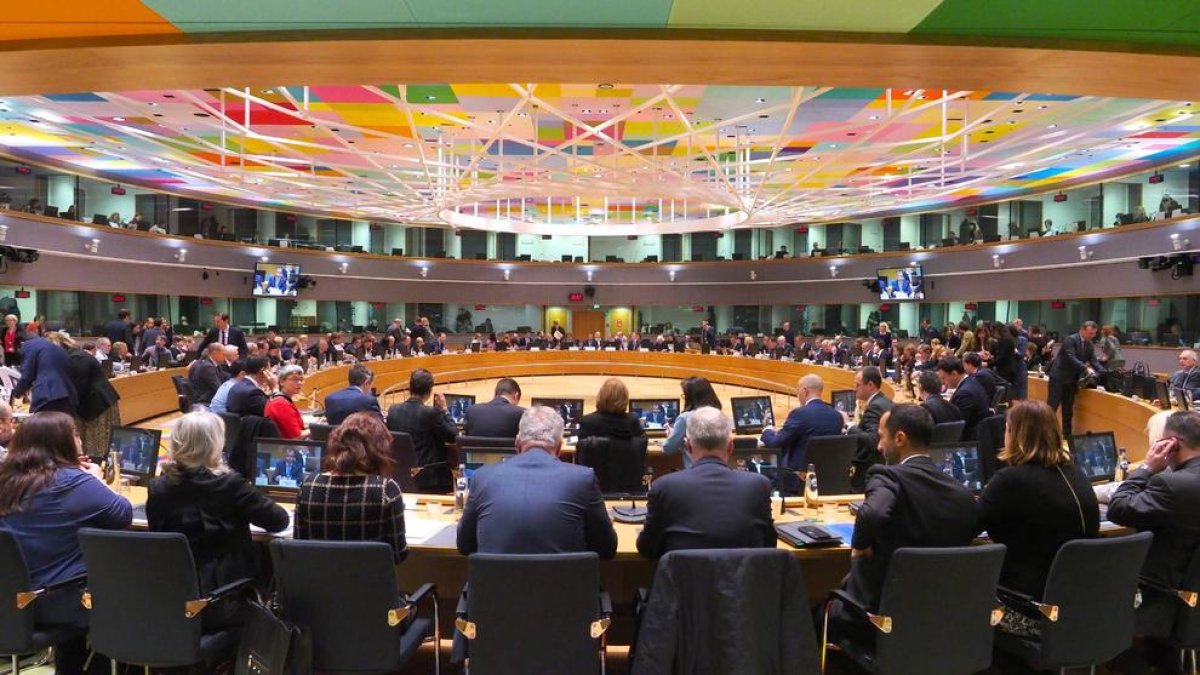 La UE descarta unificar les mesures contra el coronavirus malgrat preveure un «augment ràpid» dels contagis