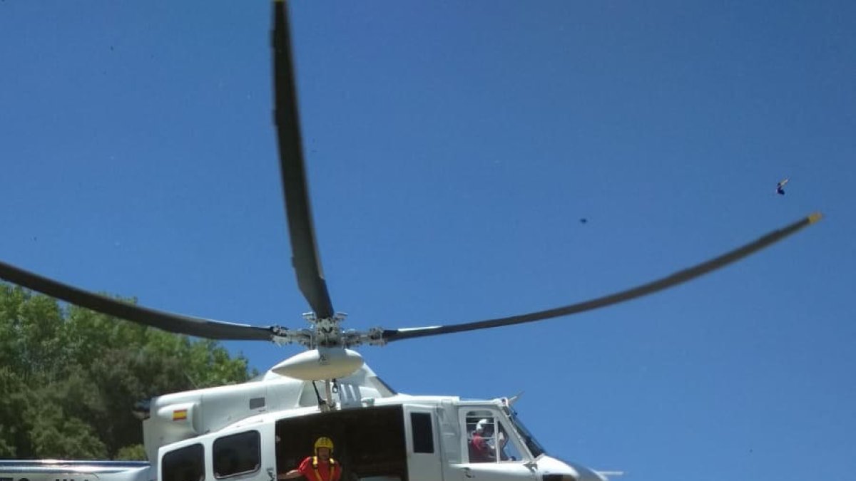 Bombers rescata un home que havia patit una caiguda al Toll de l'Olla