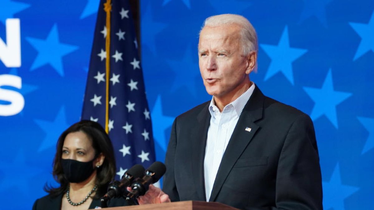 Biden, confiat que guanyarà, estén la mà a Trump: «Podem ser rivals, però no enemics»