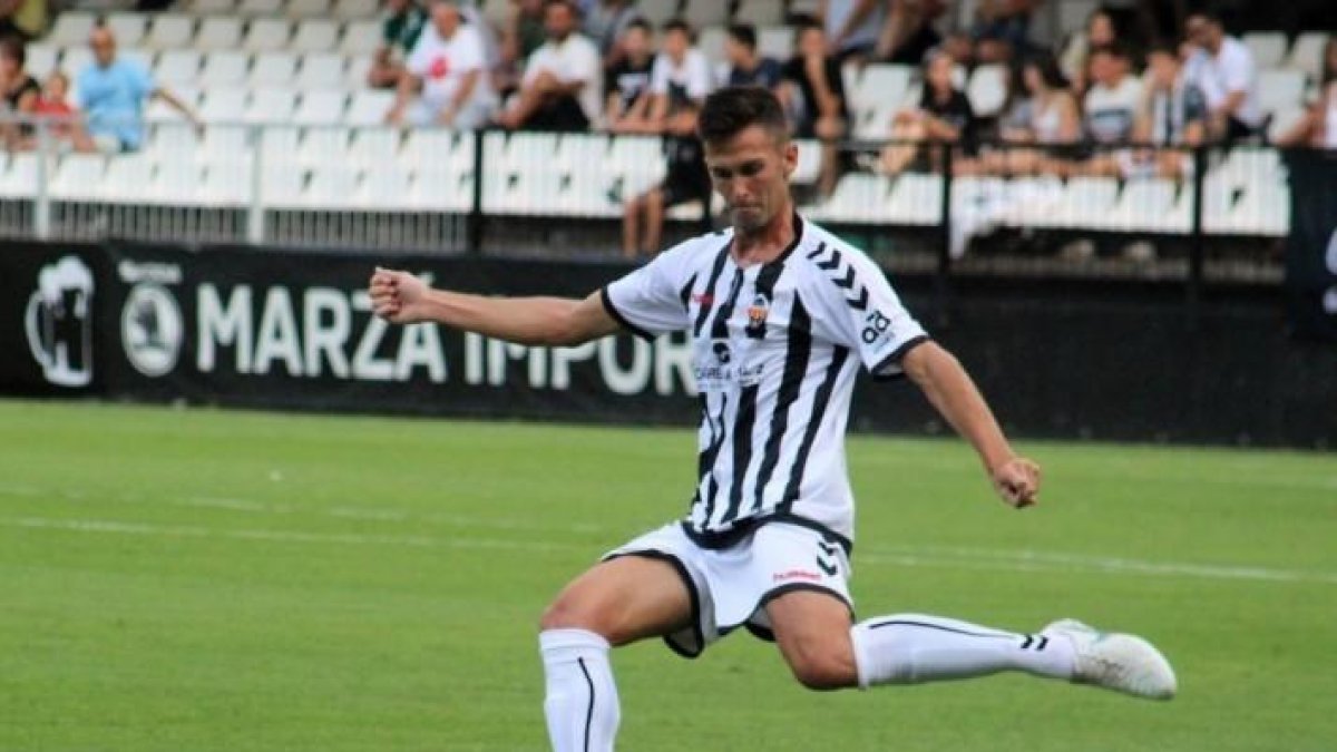 El Nàstic s'interessa en els centrals Carlos Delgado i Javi Fernández