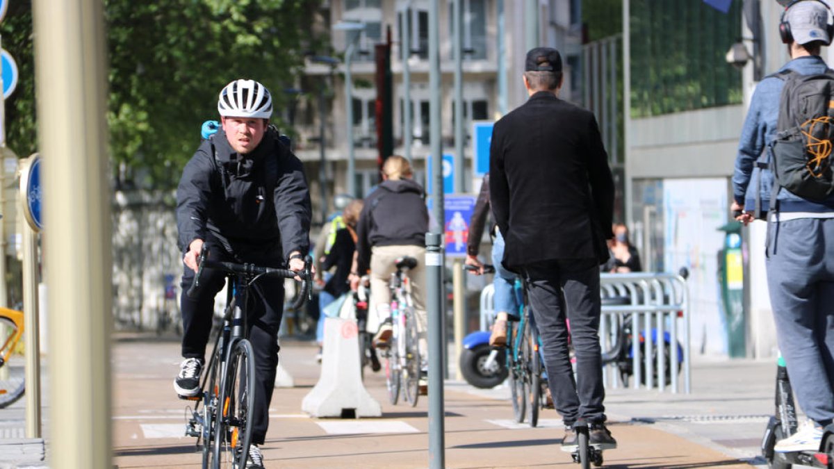 Las ciudades europeas se adaptan a la vida con la covid-19 con más espacio para peatones