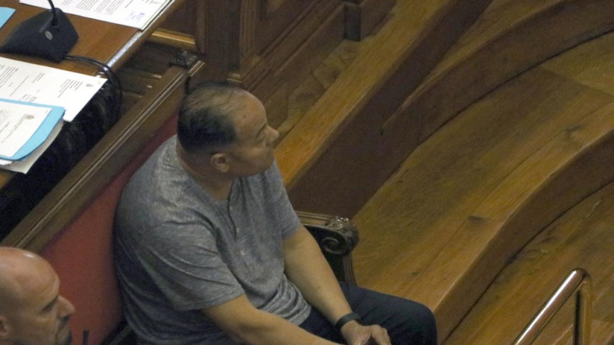 El acusado de matar su expareja en 1997 en Castelldefels dice que lo hicieron unos proxenetas