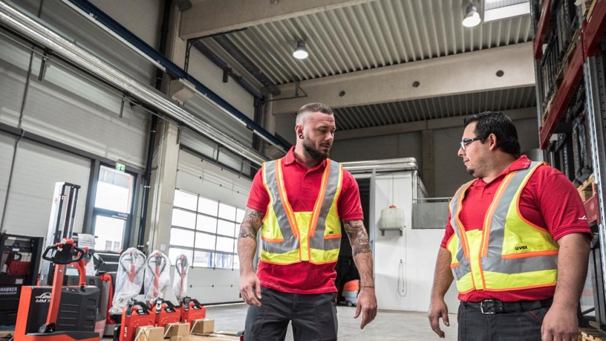 Crean un chaleco que te avisa si se sobrepasa la distancia de seguridad con otra persona