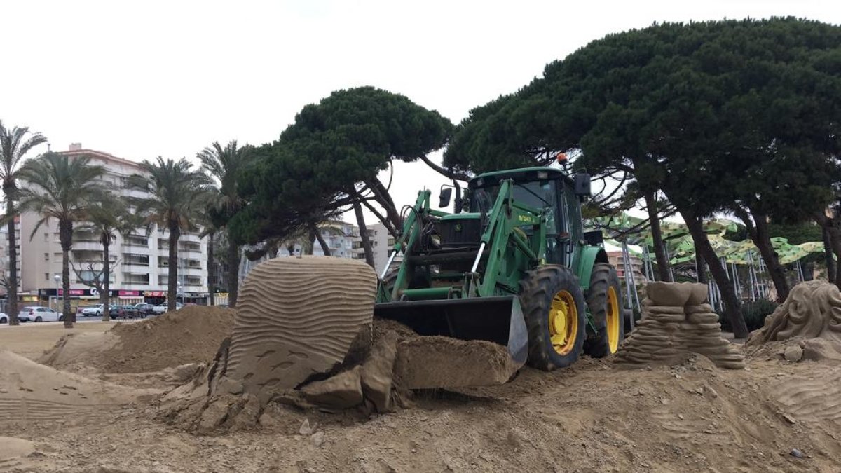 belén|, pesebre arena Pineda, derribo