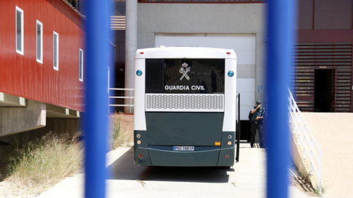 Forcadell y Bassa salen d'Alcalá-Meco a las 8.30 horas y los hombres lo hacen desde Zuera hacia las 9