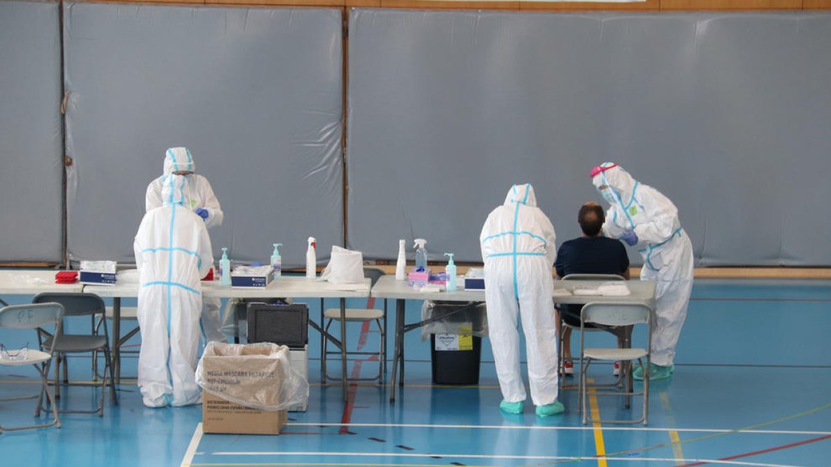 cribado, PCR, coronavirus, covid-19, sanitarios, Santa Eugènia